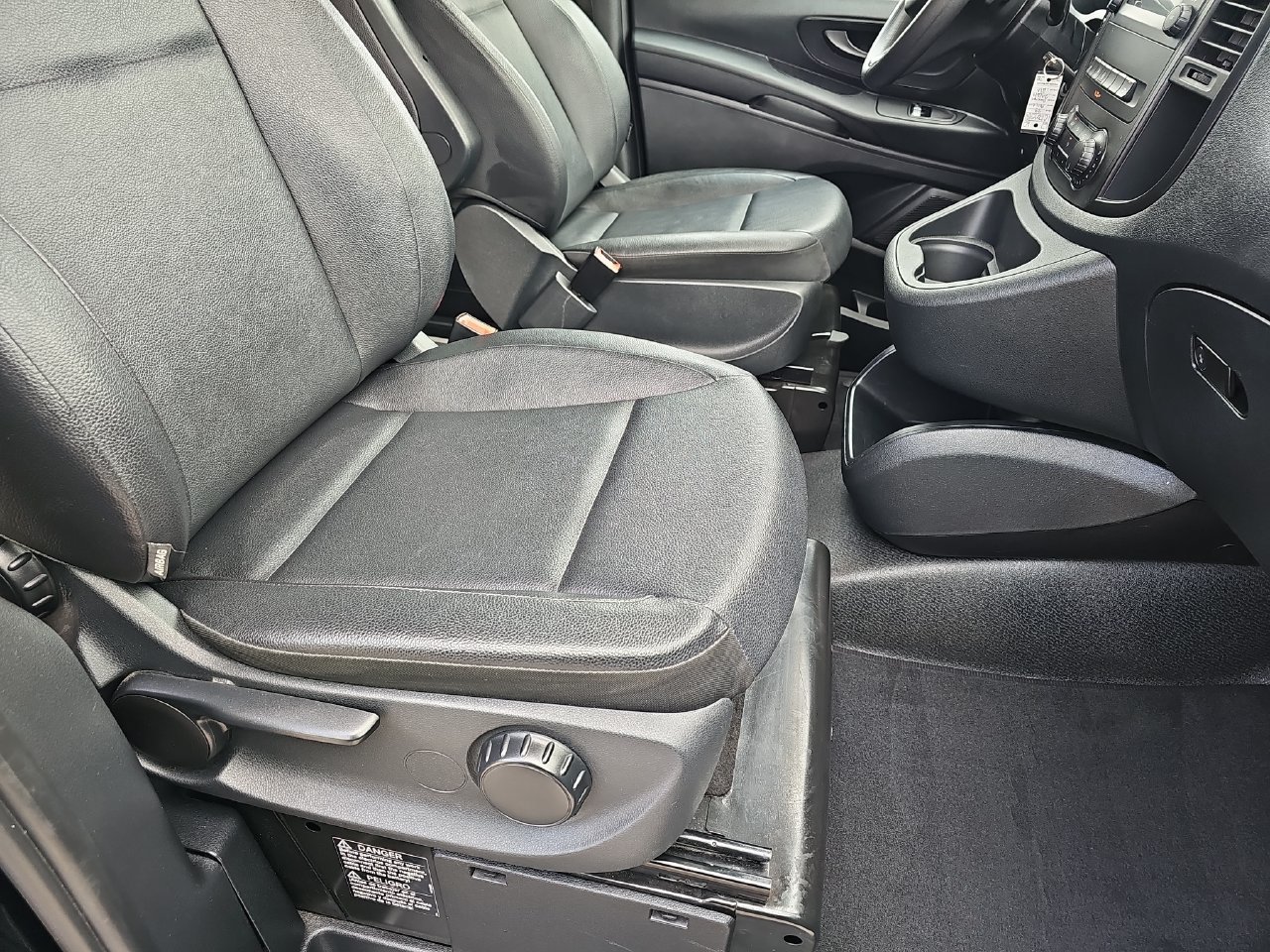 Used 2023 Mercedes-Benz Metris Passenger image 13