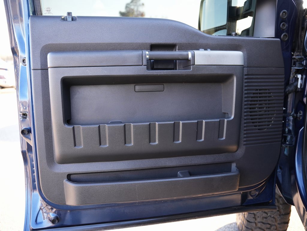 Used 2015 Ford F350 Lariat image 43