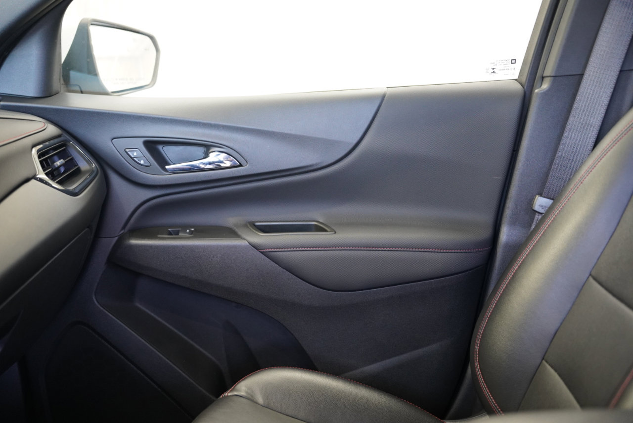 Used 2022 Chevrolet Equinox RS w/ RS Leather Package image 30