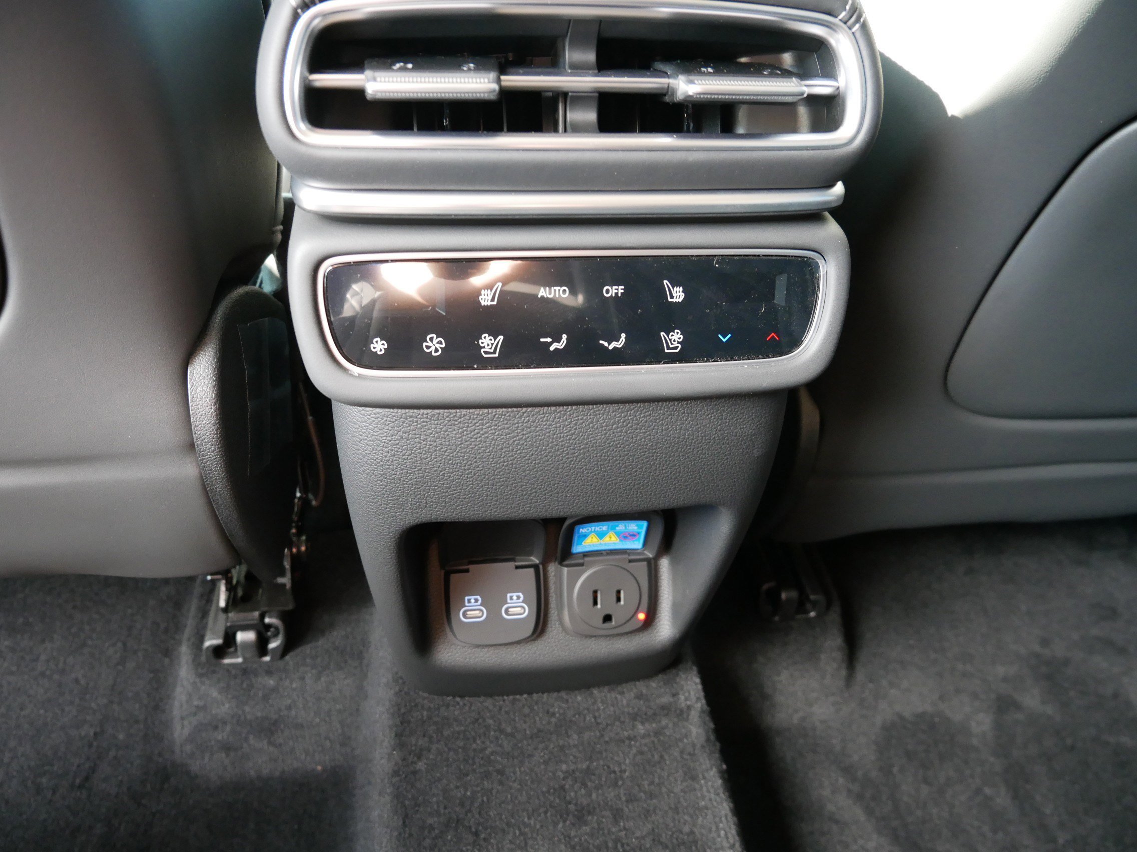 New 2025 Genesis GV80 3.5T Prestige image 6