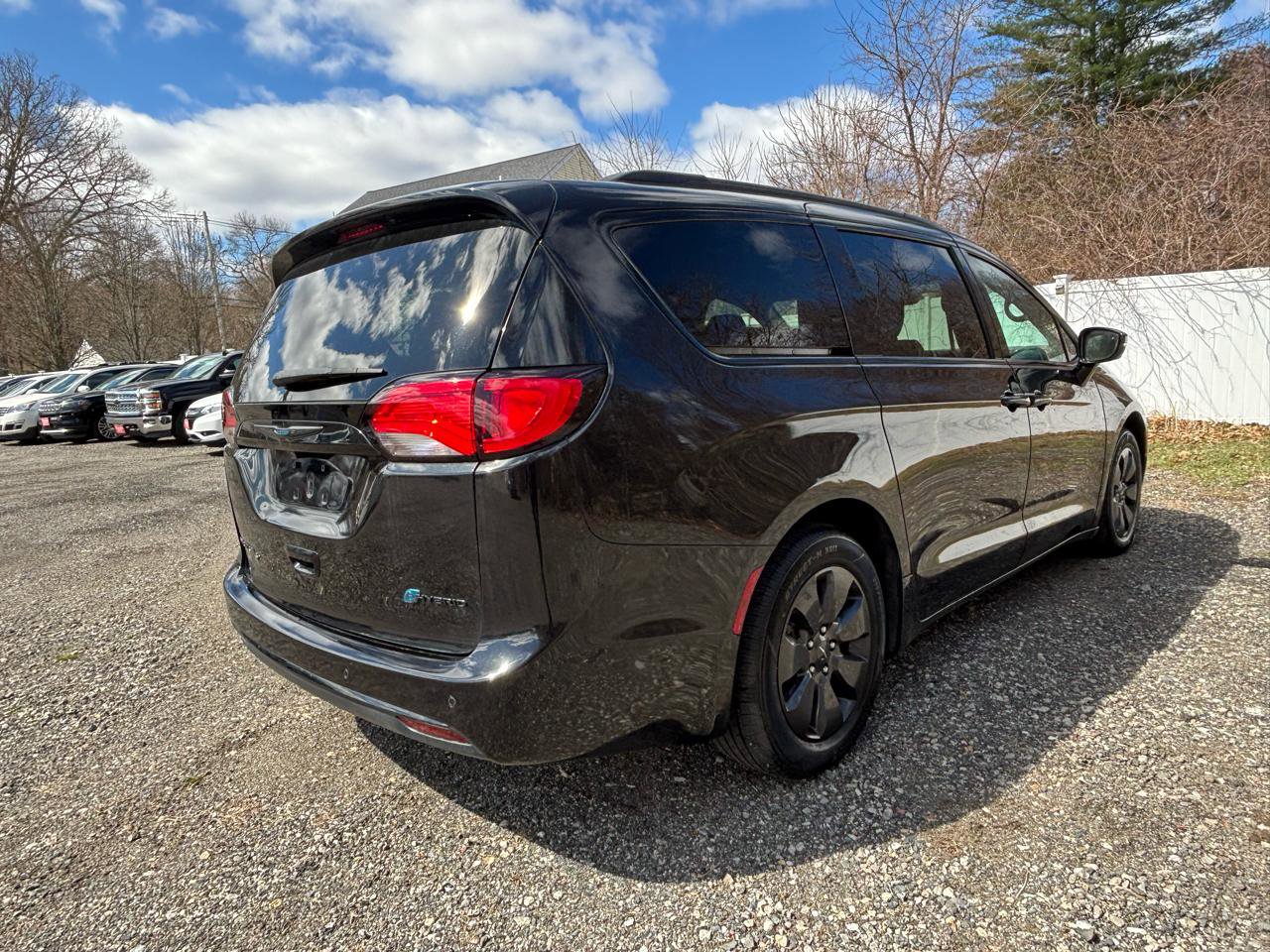 Used 2019 Chrysler Pacifica Limited w/ Advanced Safetytec Group image 3