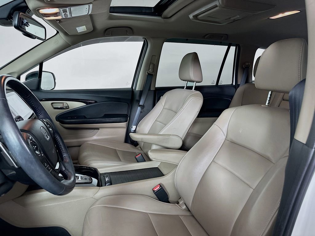 Used 2018 Honda Pilot Touring image 8