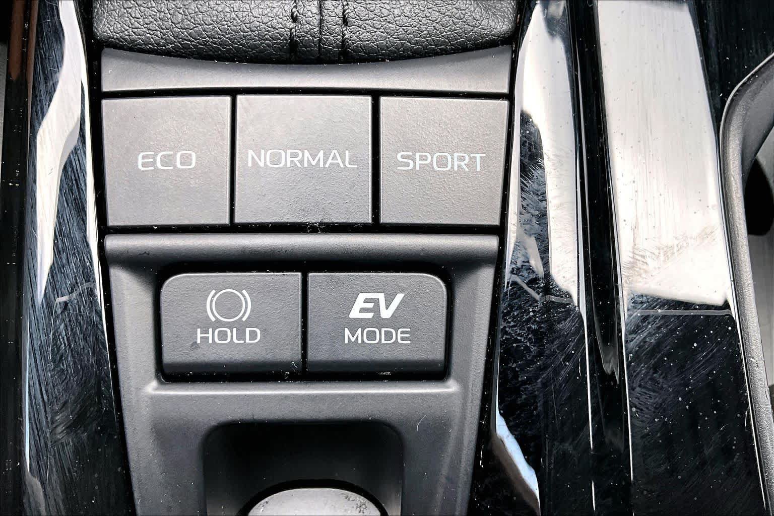 Used 2025 Toyota Camry XSE AWD/4WD image 32