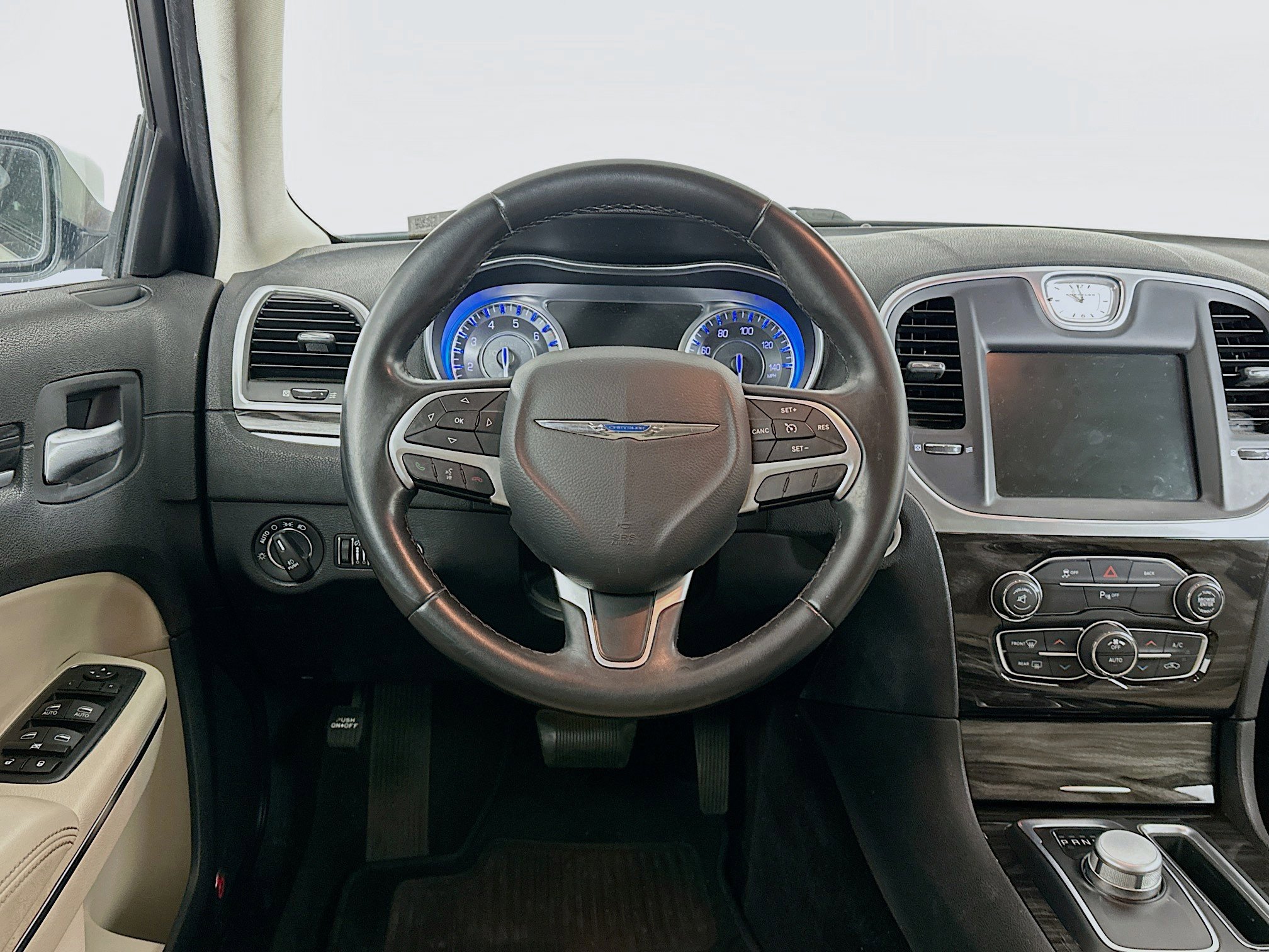 Used 2016 Chrysler 300 Limited RWD image 17