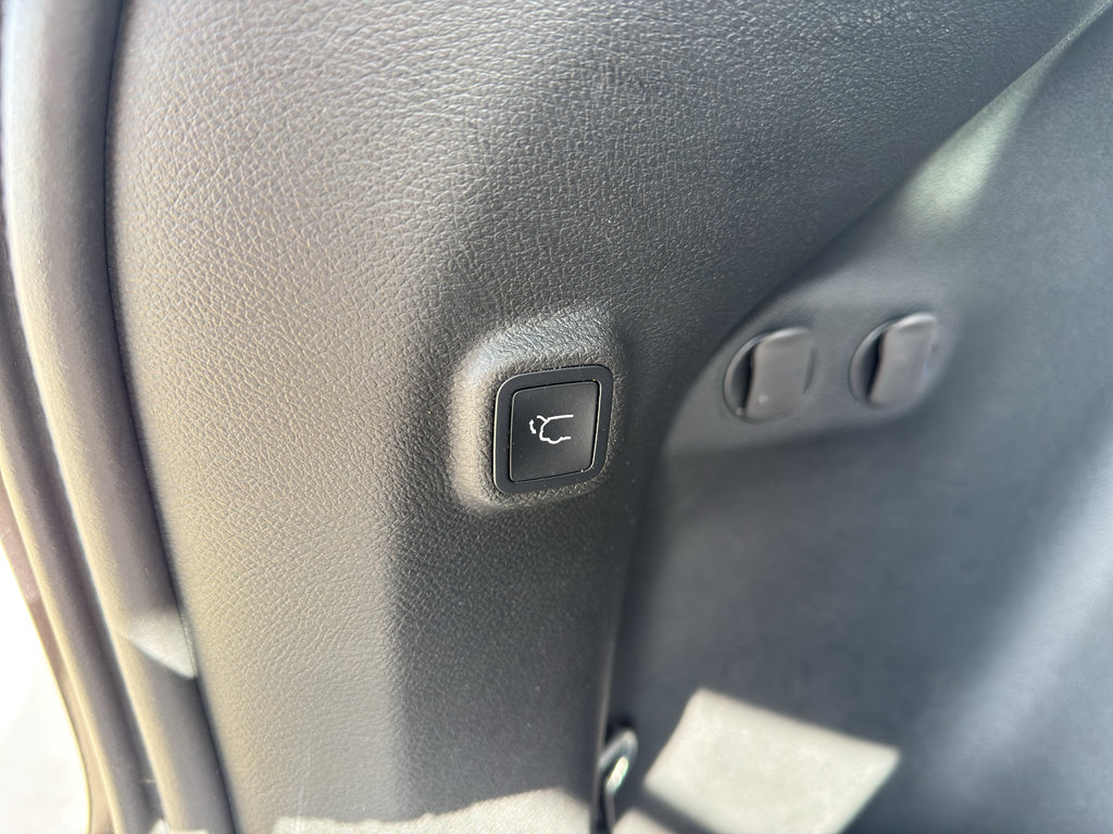Used 2023 Jeep Cherokee Altitude Lux AWD/4WD image 15