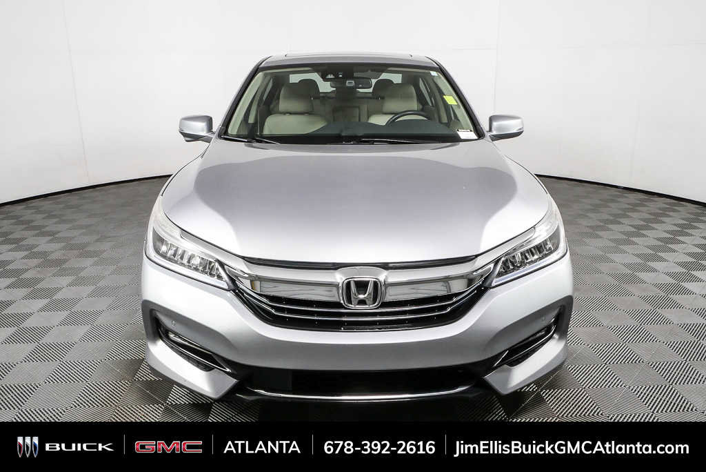 Used 2017 Honda Accord Touring image 27