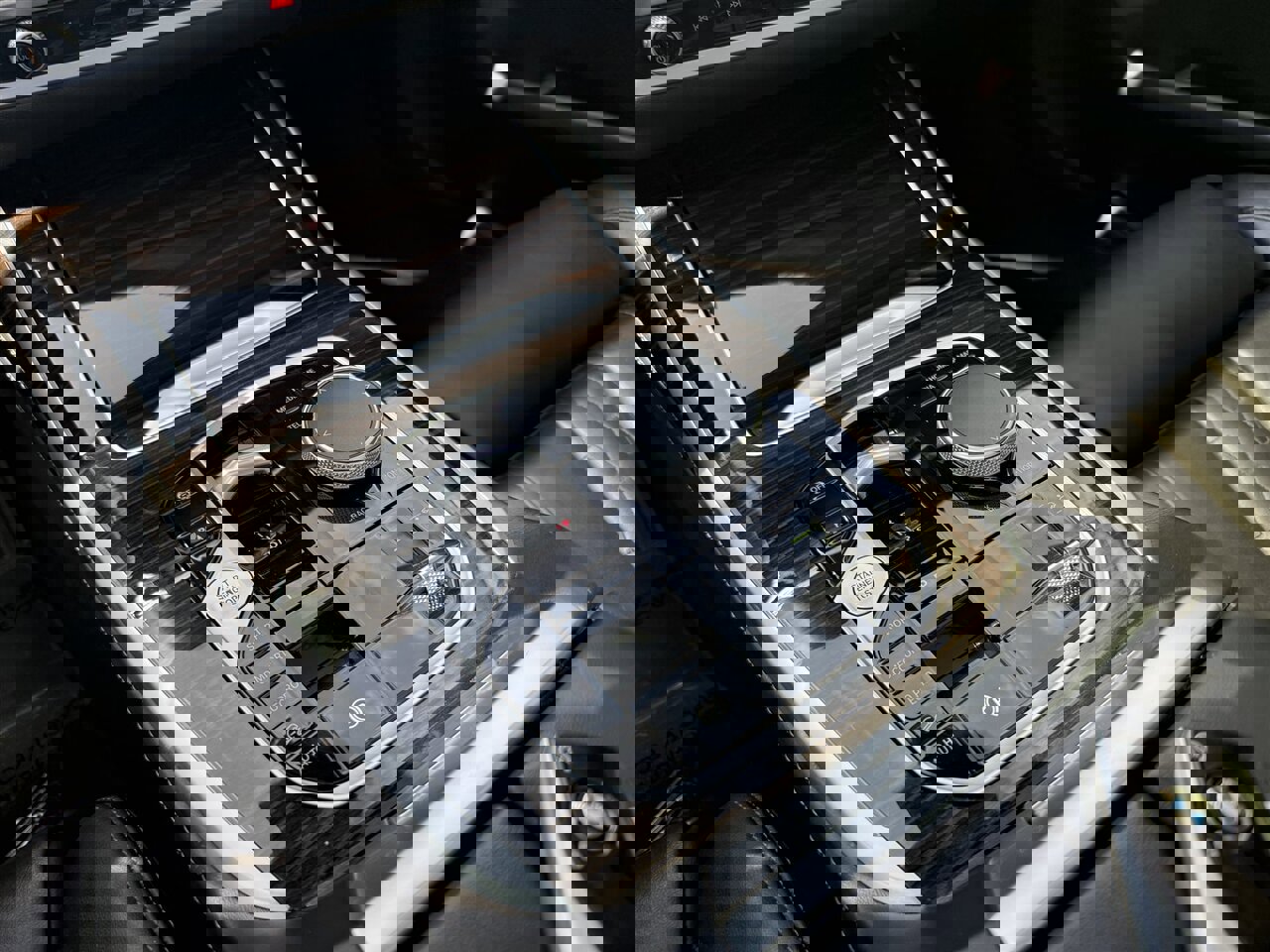 Used 2023 BMW X7 xDrive40i w/ Premium Package image 35