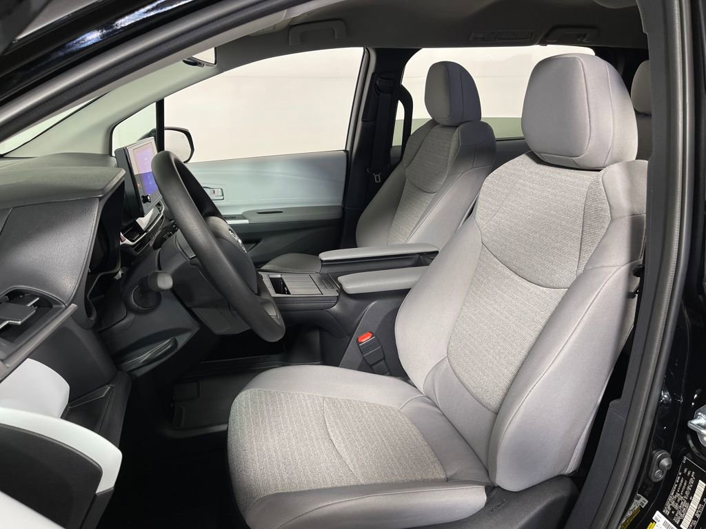 New 2026 Toyota Sienna LE image 12