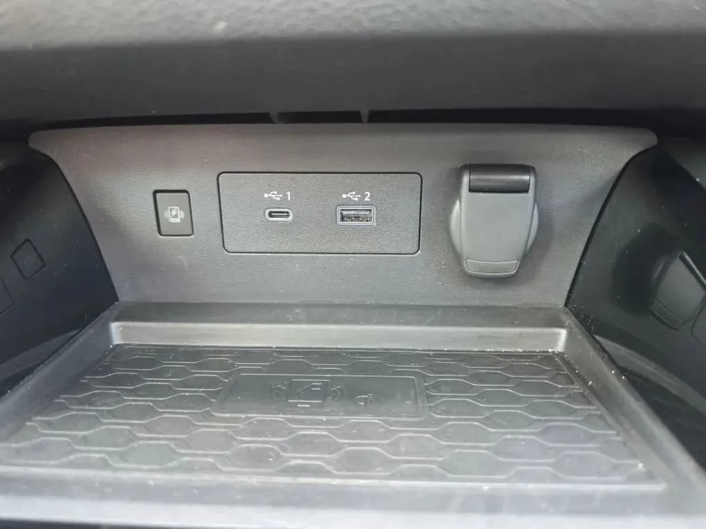 Used 2024 Nissan Altima 2.5 SV w/ SV Premium Package FWD image 32