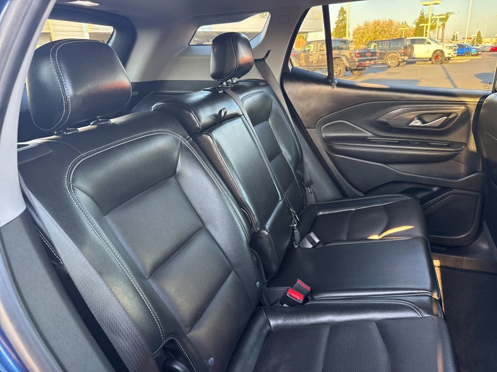 Used 2023 GMC Terrain SLT w/ Infotainment Package II image 13