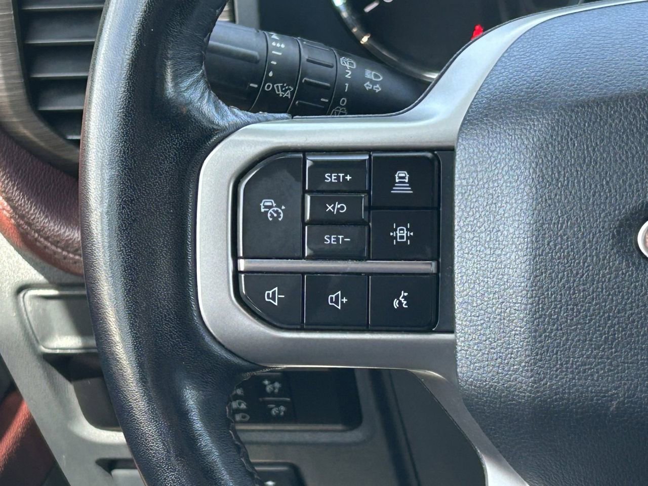 Used 2023 Ford Expedition Limited image 23