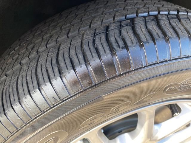 Used 2024 Chrysler Pacifica Touring-L image 22