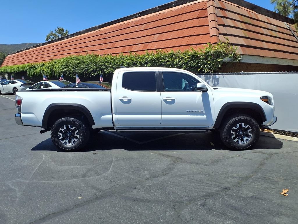 Certified 2023 Toyota Tacoma TRD Off-Road AWD/4WD image 3