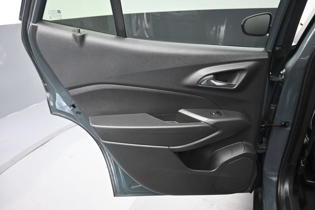 Used 2025 Chevrolet Trax LS FWD image 25
