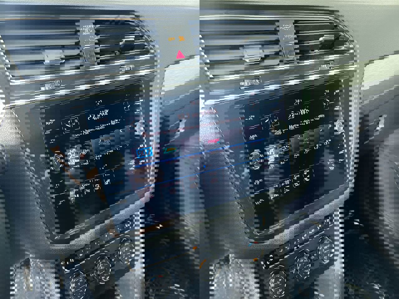 Used 2018 Volkswagen Tiguan SE image 27