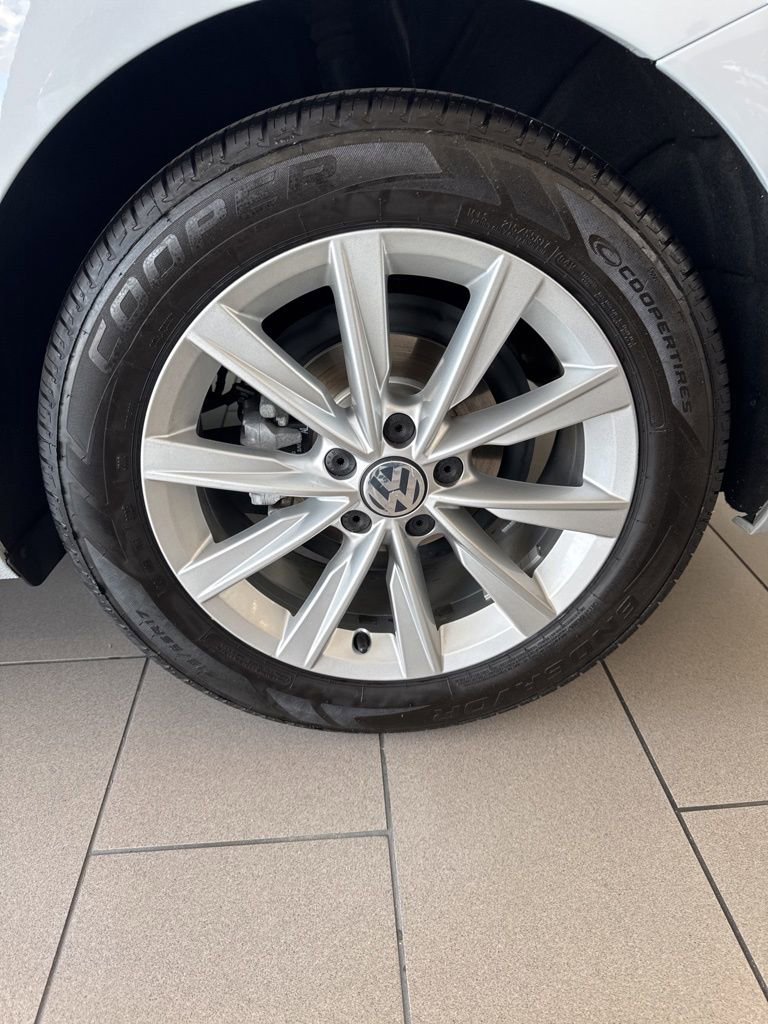 Used 2018 Volkswagen Beetle 2.0T S image 19