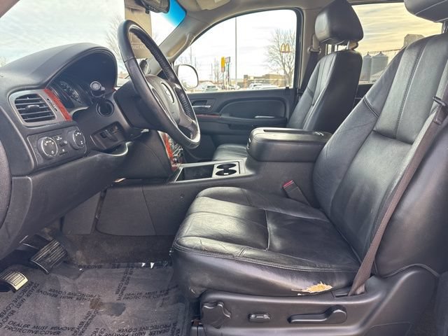 Used 2013 Chevrolet Suburban LT AWD/4WD image 7