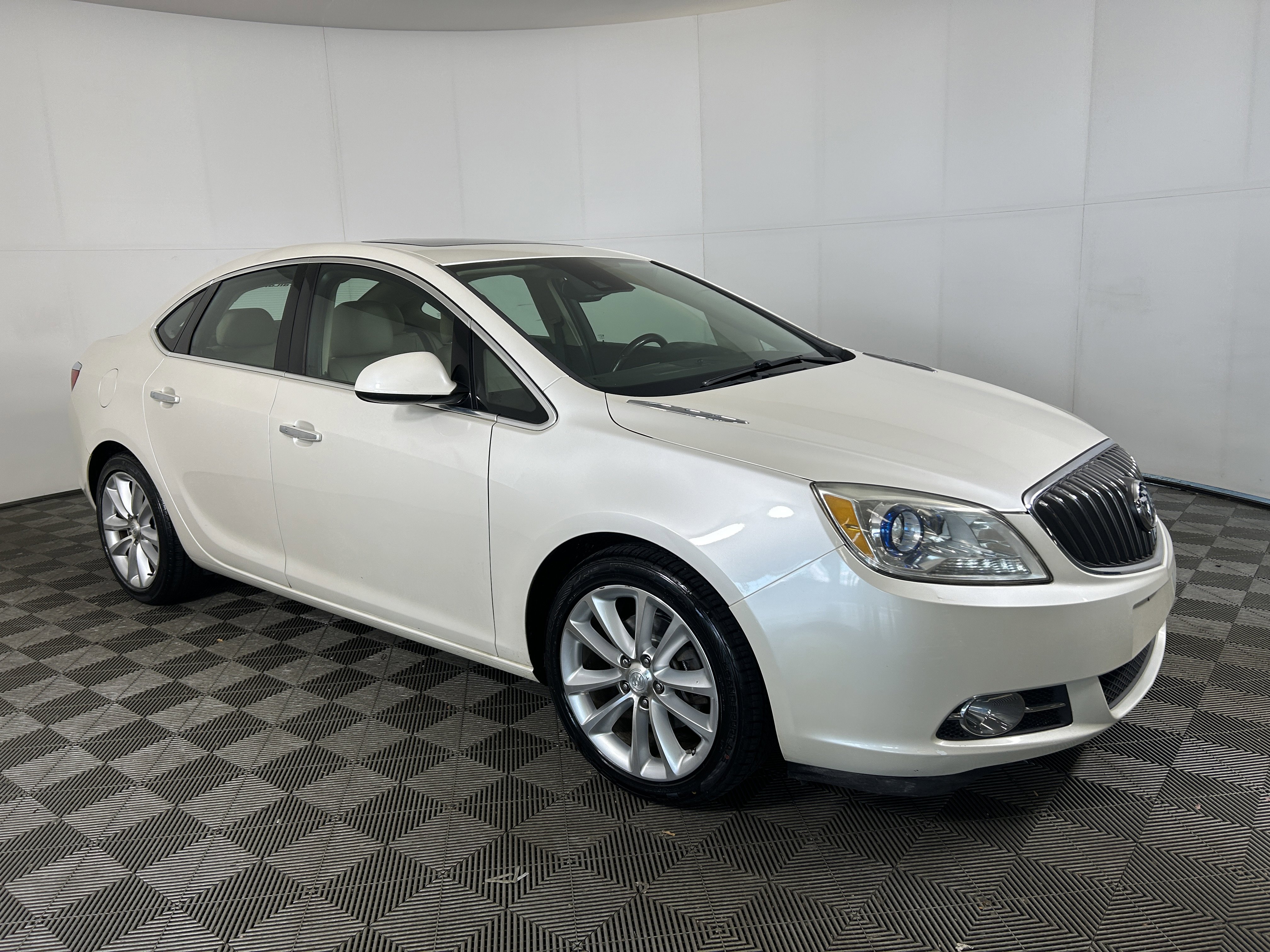 Used 2014 Buick Verano Leather image 3