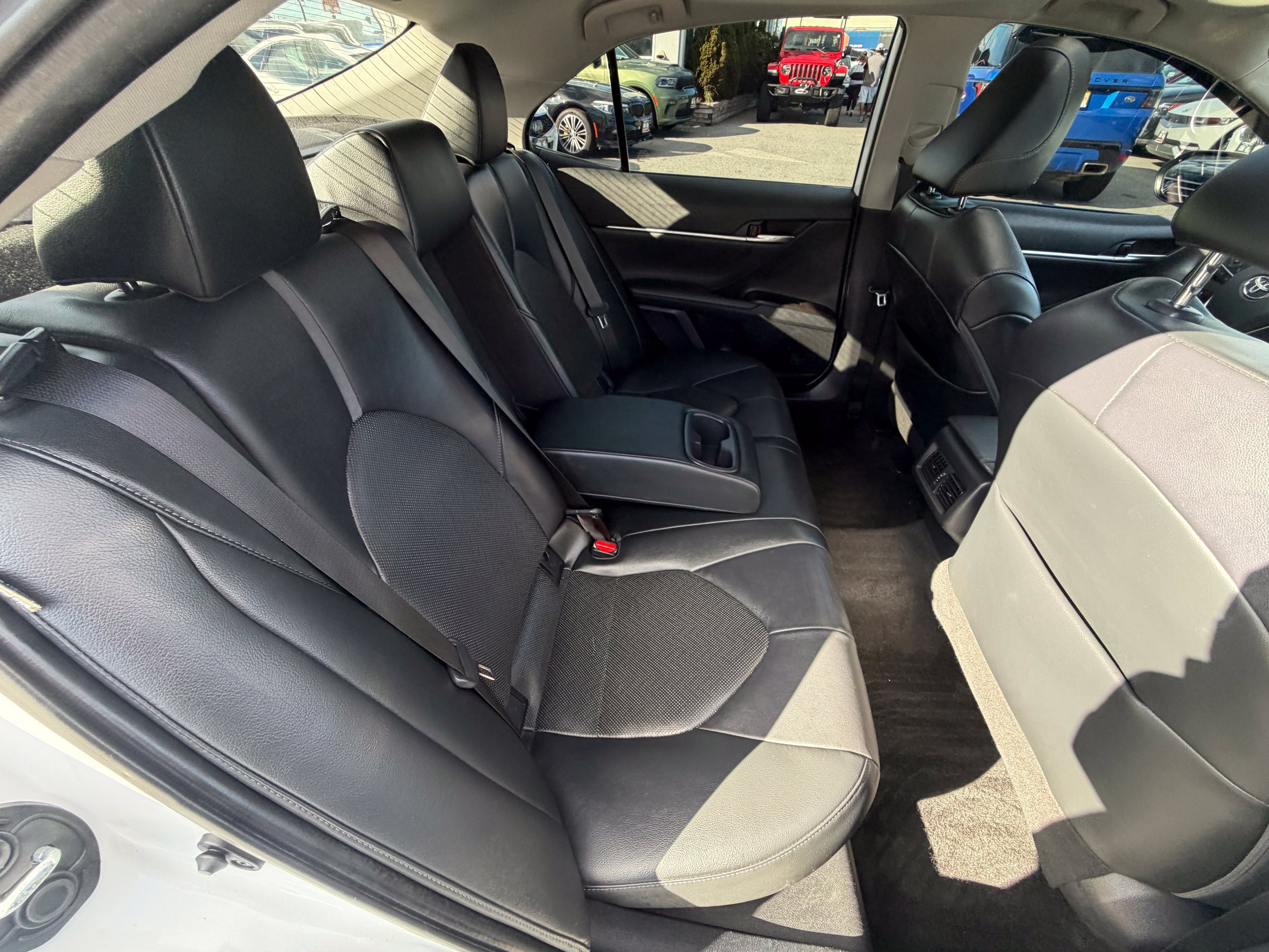 Used 2021 Toyota Camry XLE w/ Navigation Upgrade Package FWD image 21