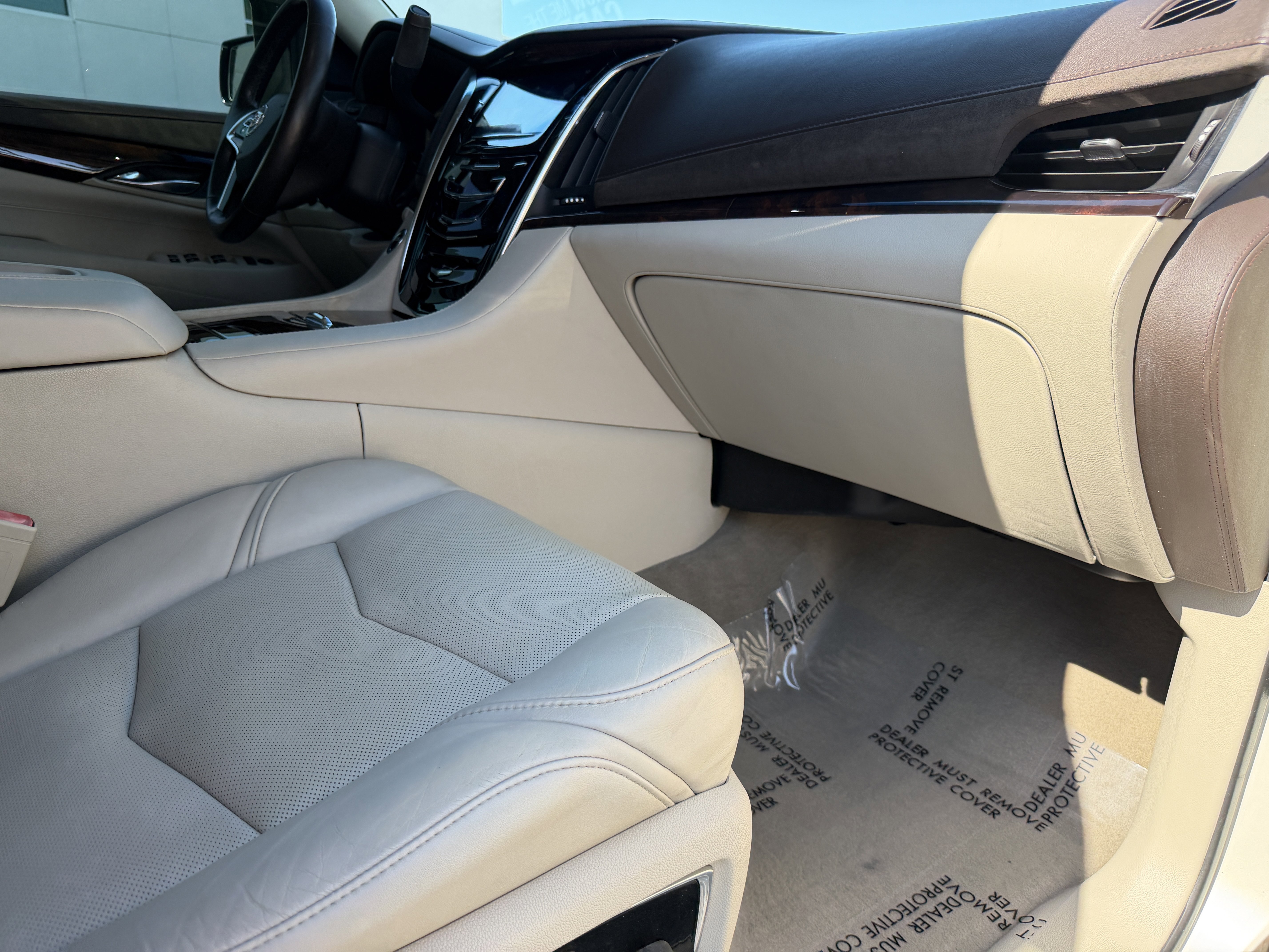 Used 2015 Cadillac Escalade ESV Luxury image 12