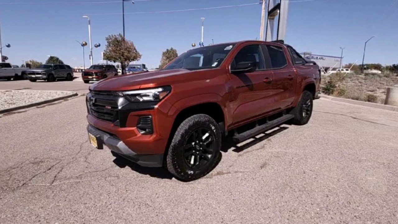 New 2025 Chevrolet Colorado Z71 w/ Midnight Edition image 4