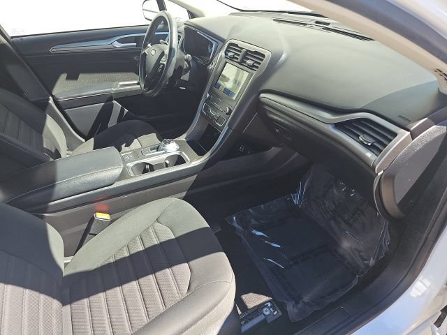 Used 2020 Ford Fusion SE FWD image 33