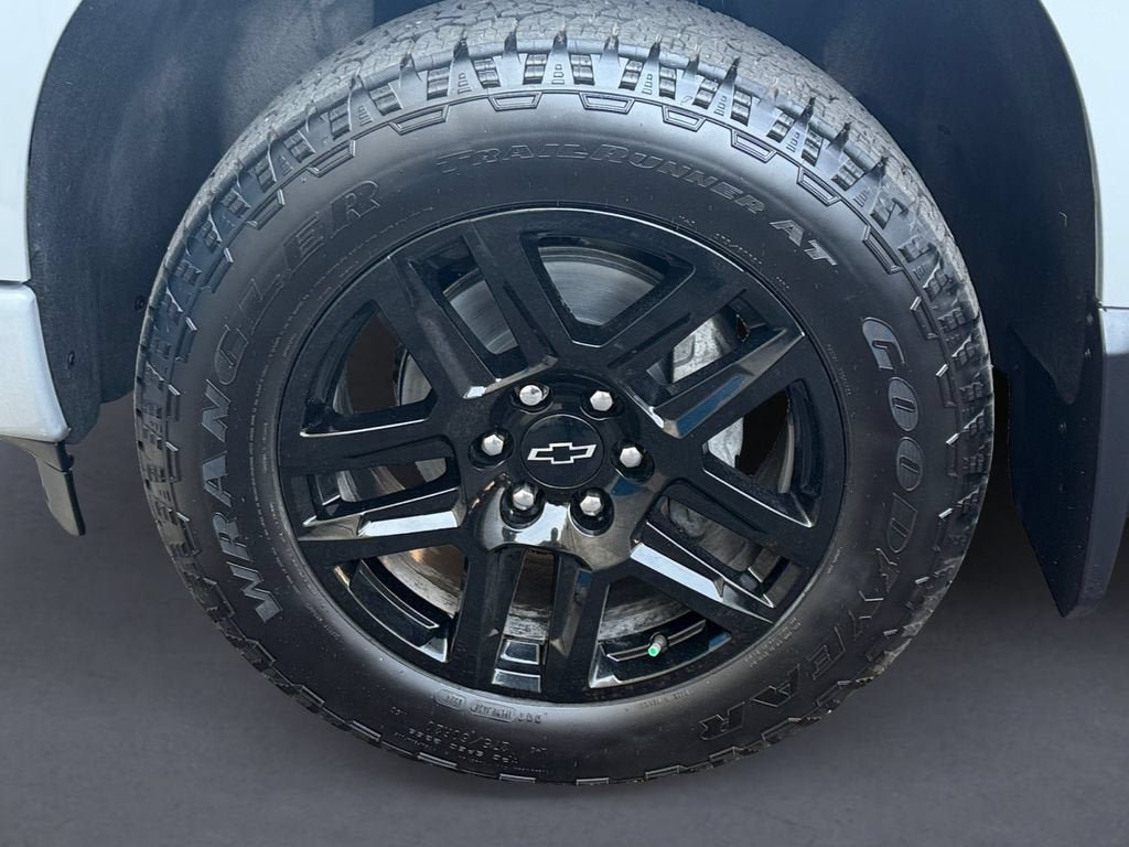 Used 2024 Chevrolet Silverado 1500 Custom AWD/4WD image 9
