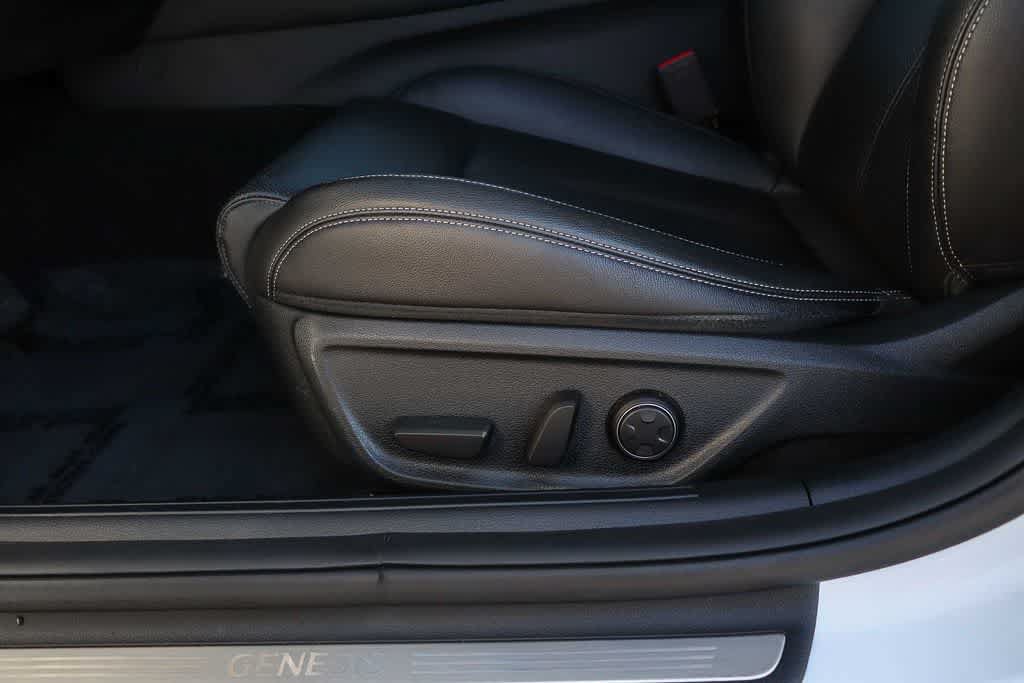 Used 2023 Genesis G70 2.0T AWD/4WD image 22