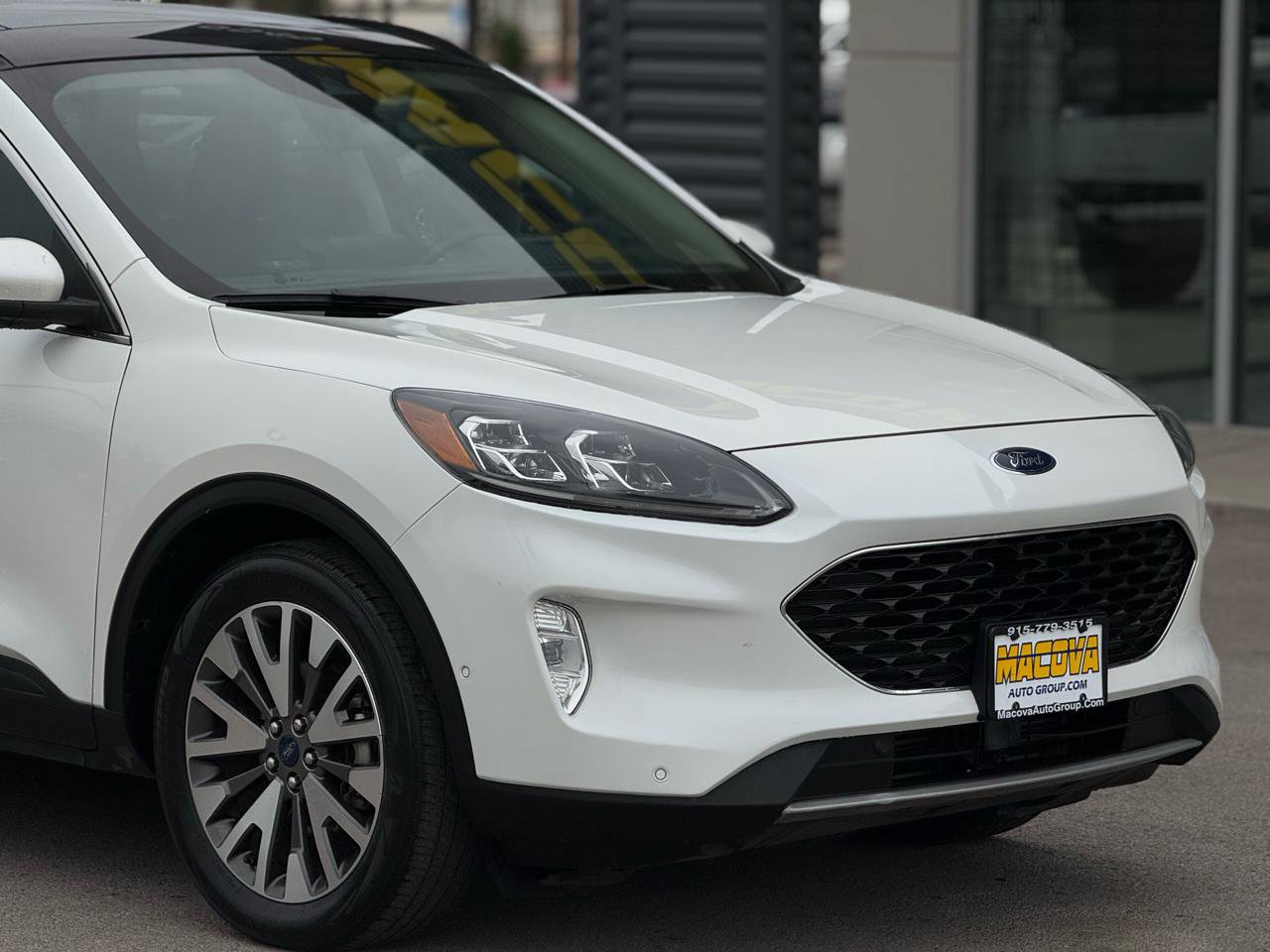 Used 2020 Ford Escape Titanium image 8