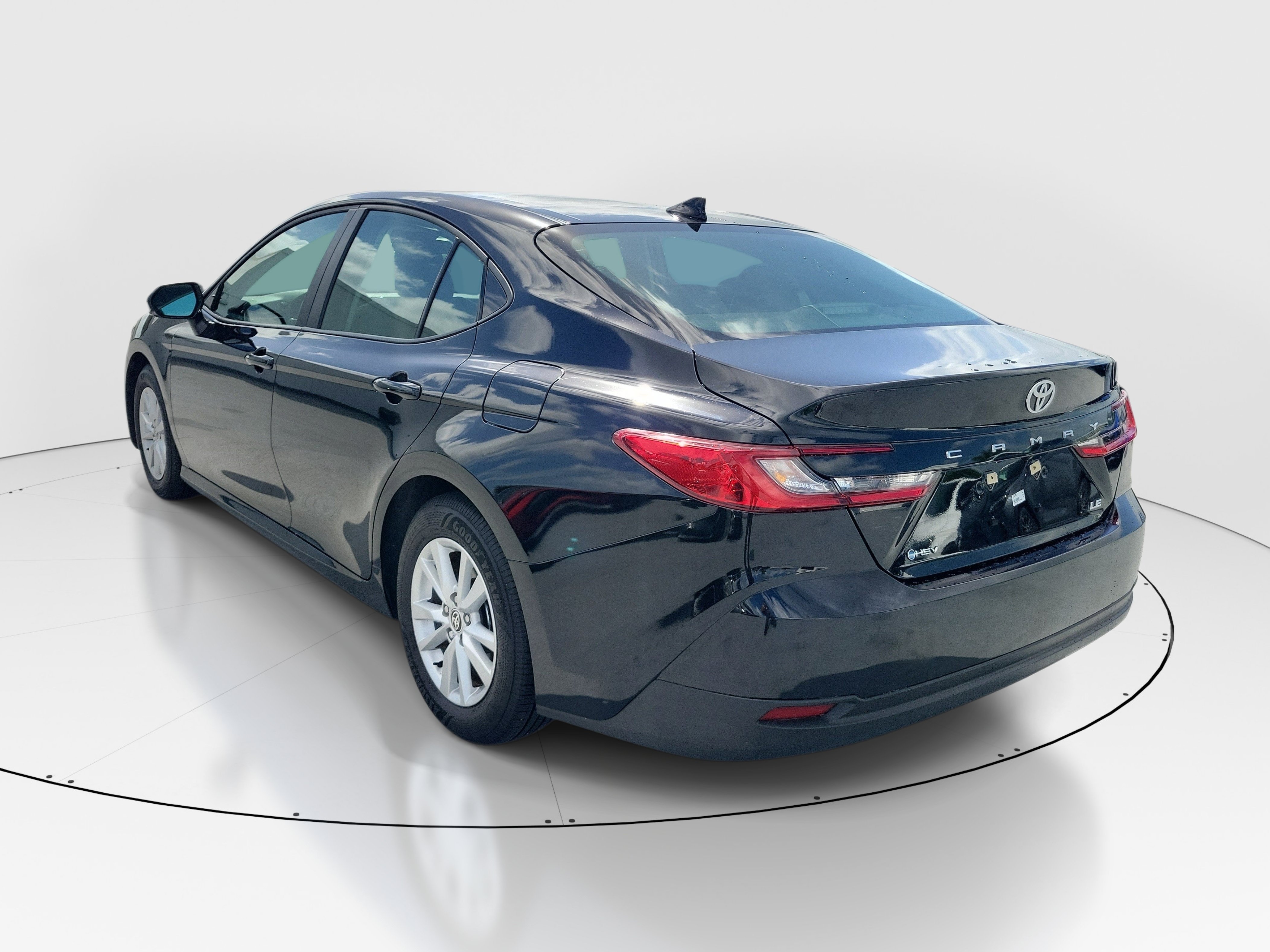 Used 2026 Toyota Camry LE FWD image 4
