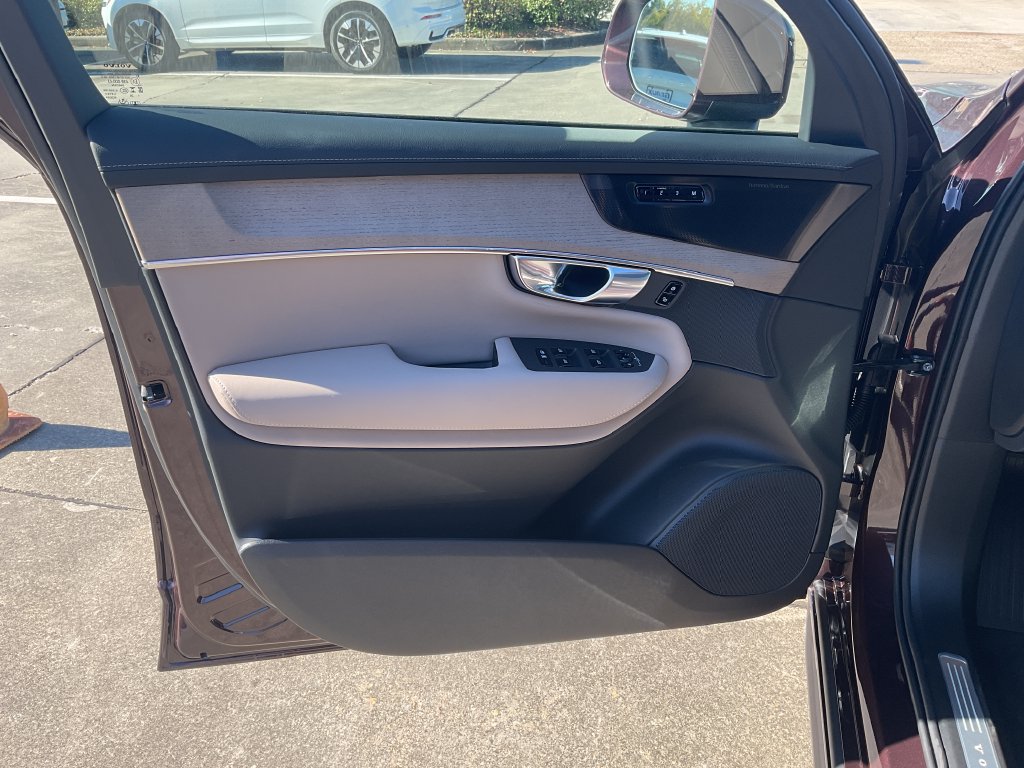 New 2027 Volvo XC90 B6 Plus AWD/4WD image 11