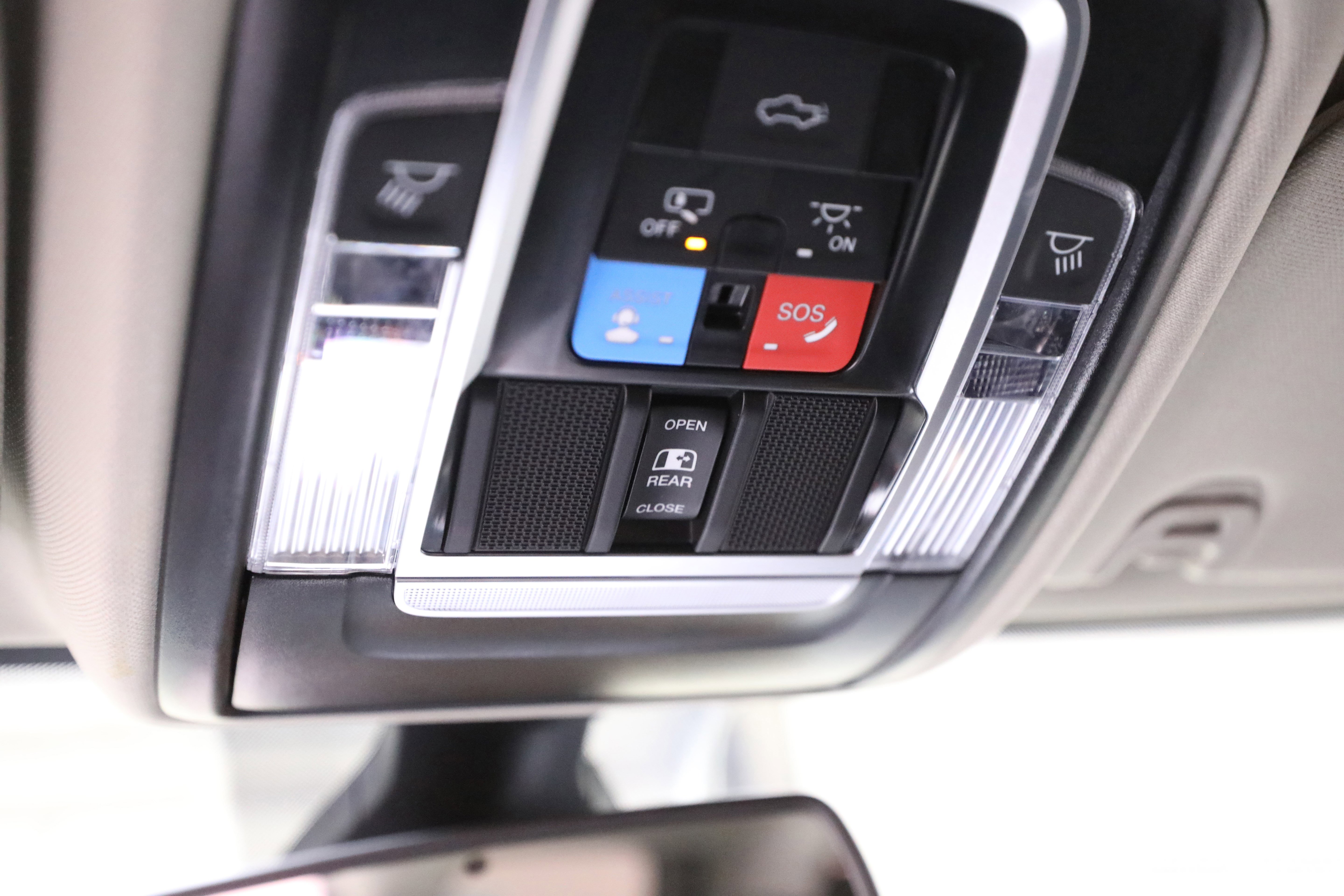 Used 2024 RAM 3500 Laramie w/ Chrome Bumper Package image 29