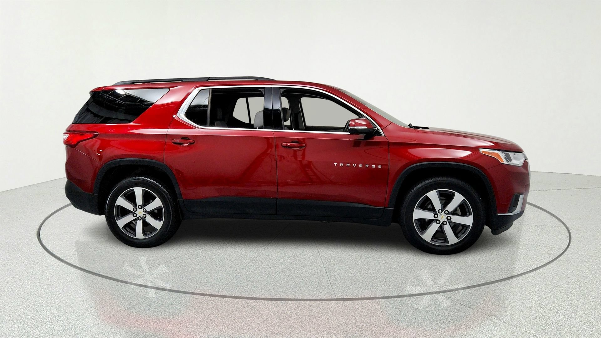 Used 2019 Chevrolet Traverse LT w/ LT Premium Package FWD image 6
