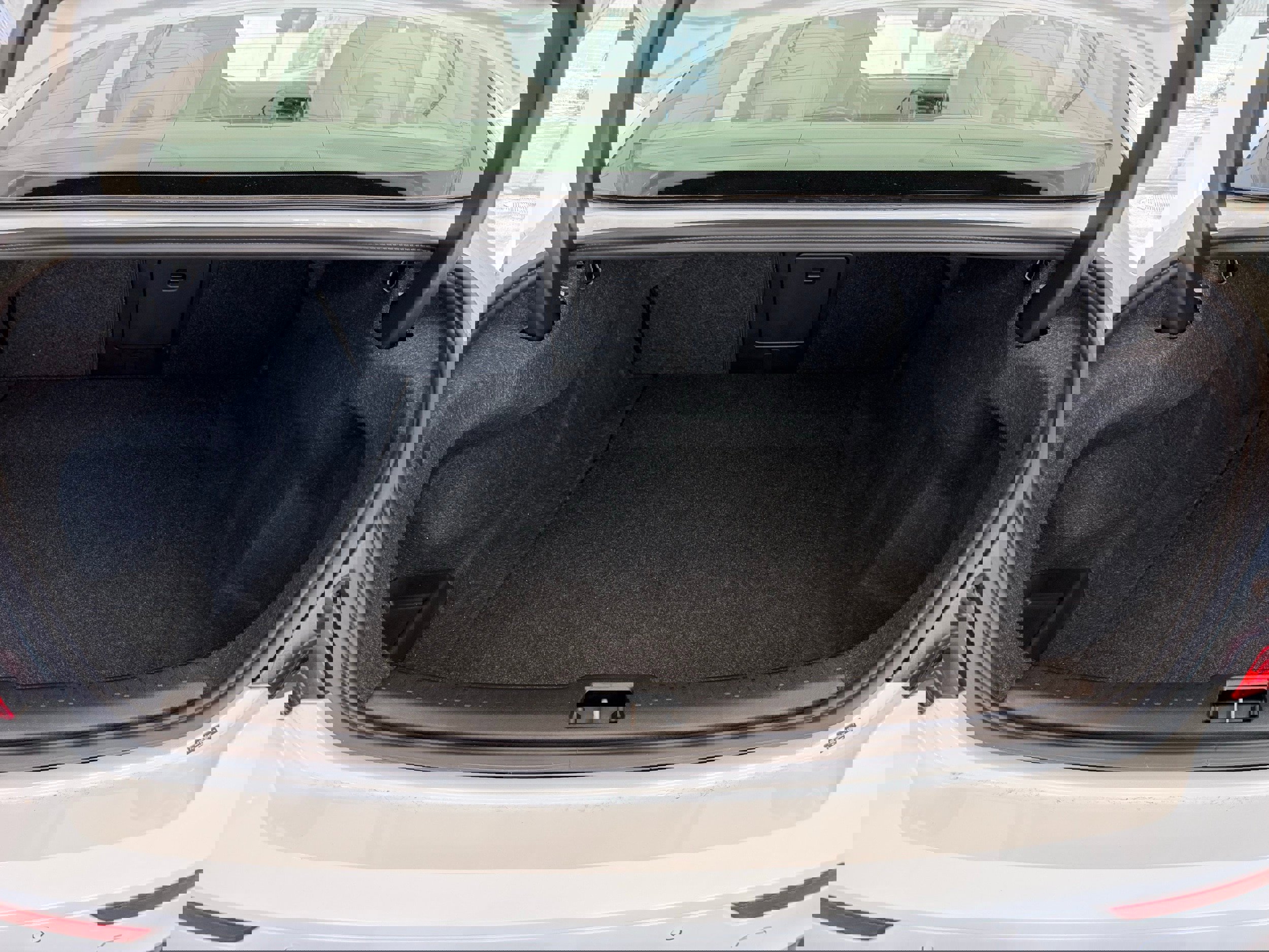 Certified 2025 Volvo S60 B5 Core image 27