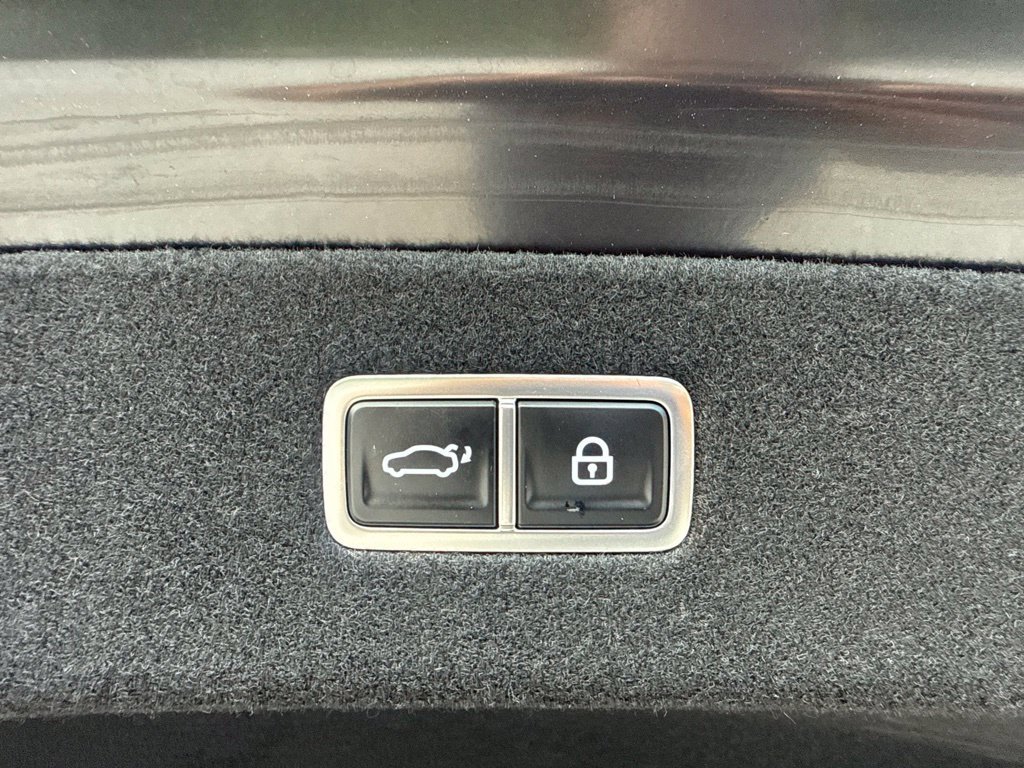 Used 2025 Genesis G90 3.5T AWD/4WD image 31