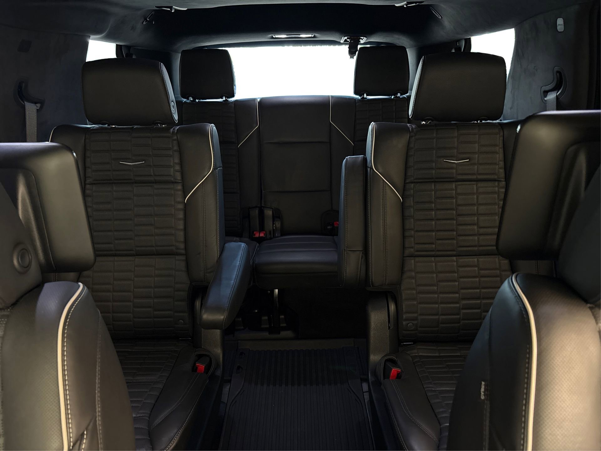 Used 2024 Cadillac Escalade Premium Luxury Platinum image 17