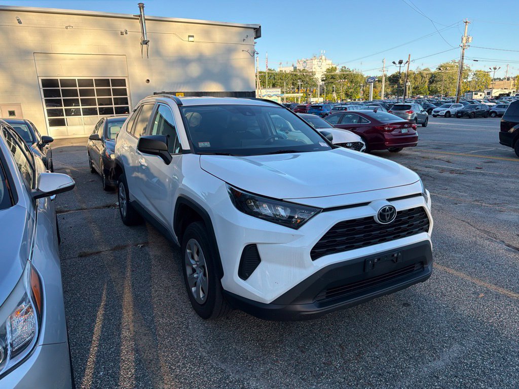 Used 2021 Toyota RAV4 LE AWD/4WD image 6