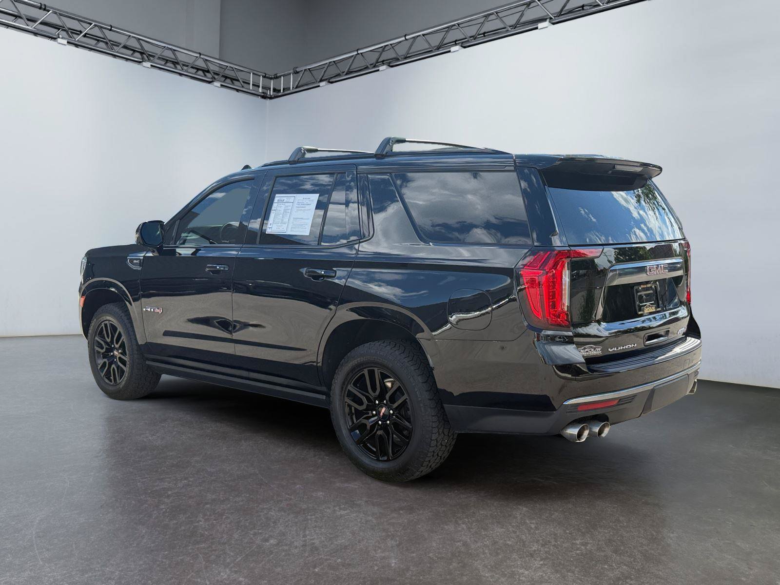 Used 2023 GMC Yukon AT4 w/ AT4 Premium Plus Package AWD/4WD image 5