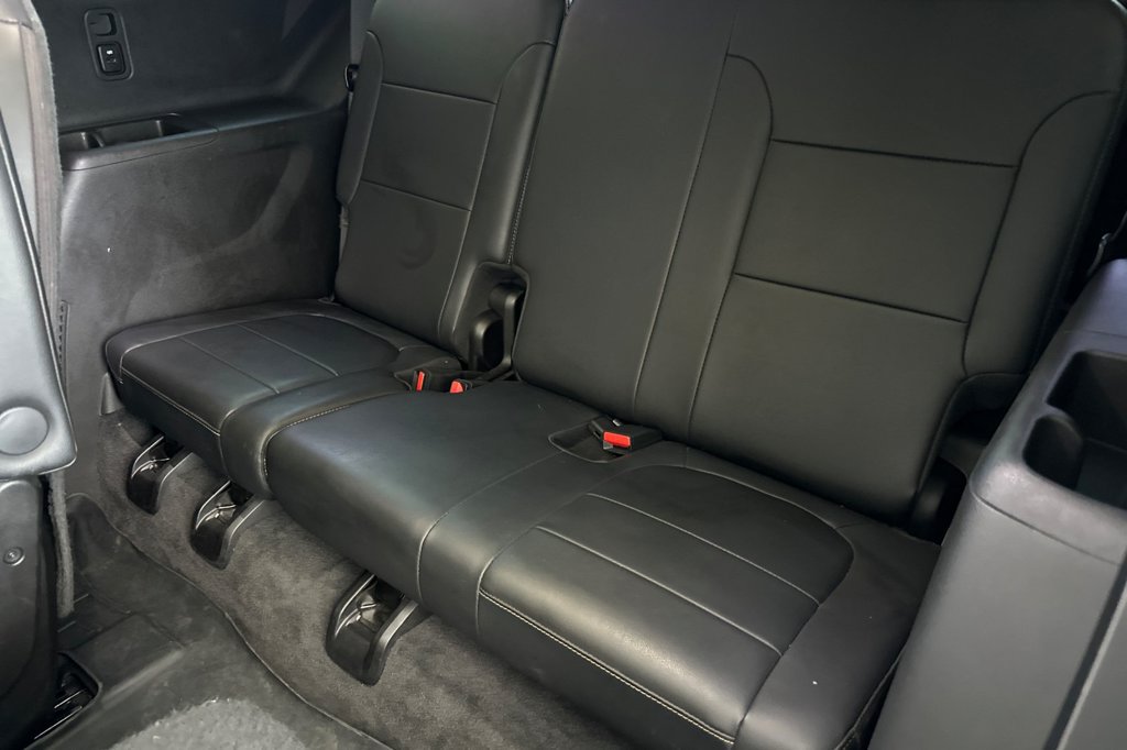 Used 2019 Chevrolet Traverse Premier w/ Redline Edition AWD/4WD image 17