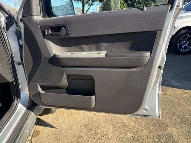 Used 2011 Ford Escape XLT w/ 201A Rapid Spec Order Code image 16