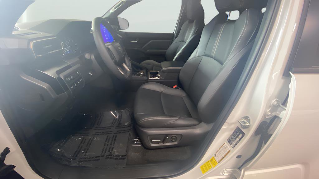 Used 2025 Toyota 4Runner Limited image 21