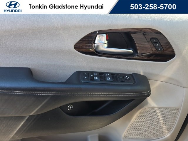 Used 2023 Chrysler Pacifica Limited image 11