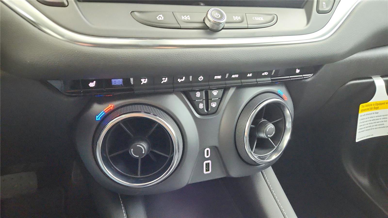 Used 2025 Chevrolet Blazer LT image 35