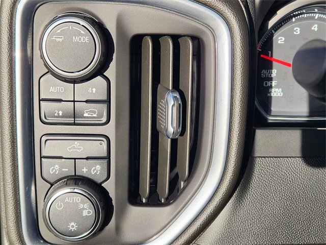 Used 2022 Chevrolet Silverado 1500 LT image 24