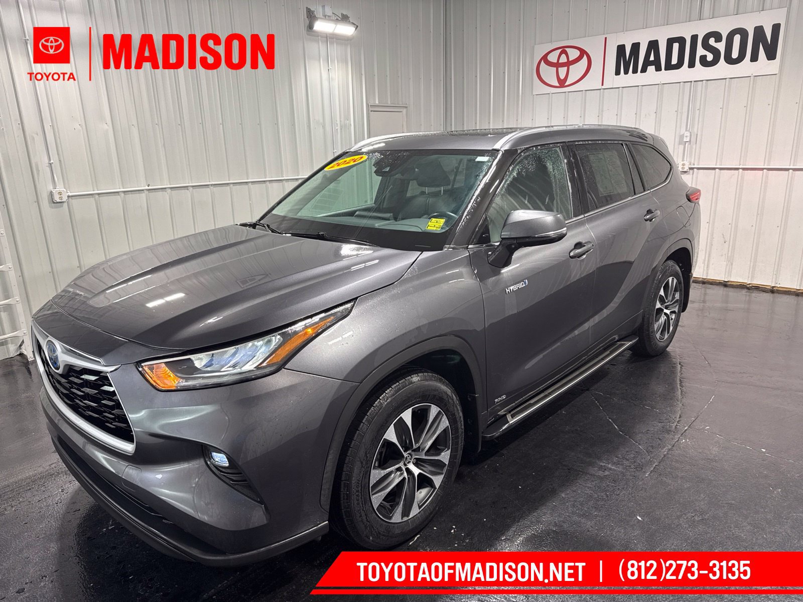 Used 2020 Toyota Highlander XLE AWD/4WD image 1