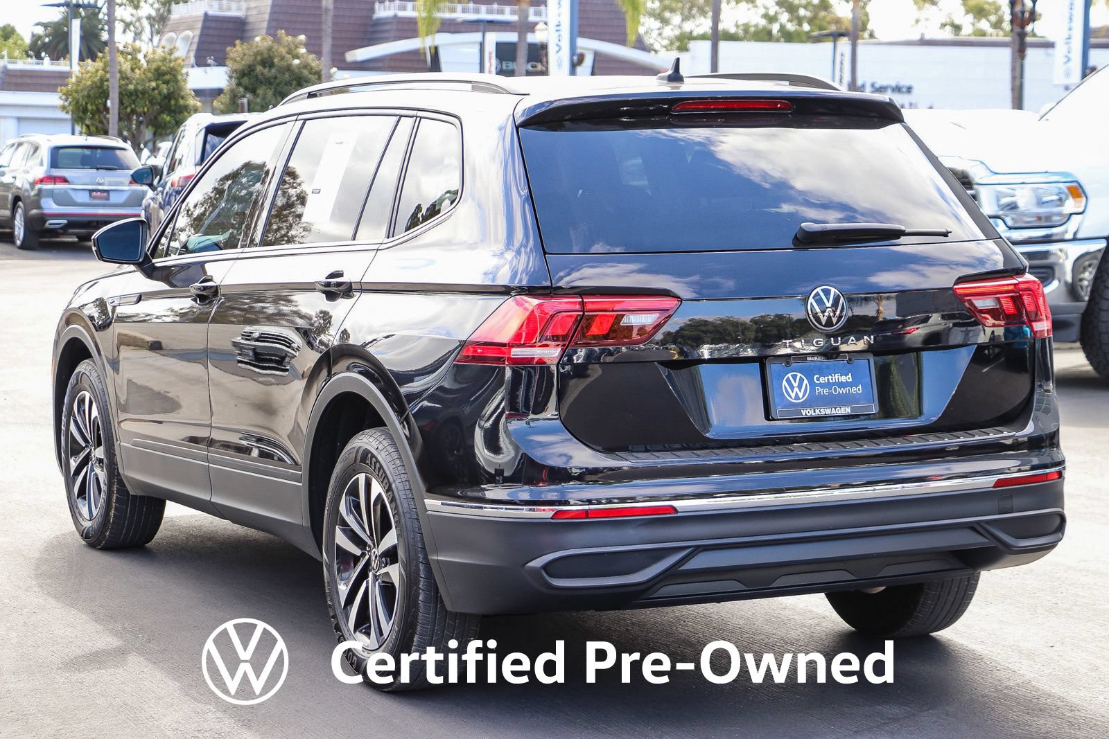 Used 2023 Volkswagen Tiguan S FWD image 9