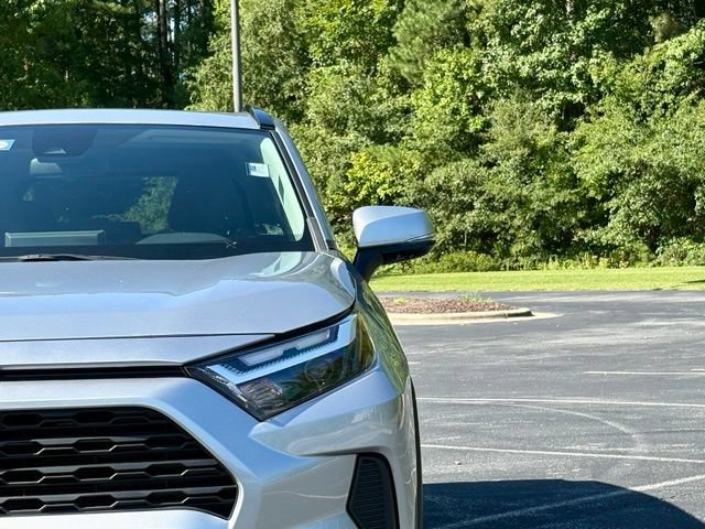 Used 2025 Toyota RAV4 XLE w/ Convenience Package AWD/4WD image 12