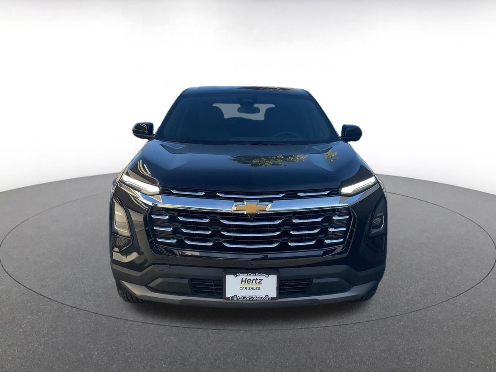 Used 2025 Chevrolet Equinox LT AWD/4WD image 3