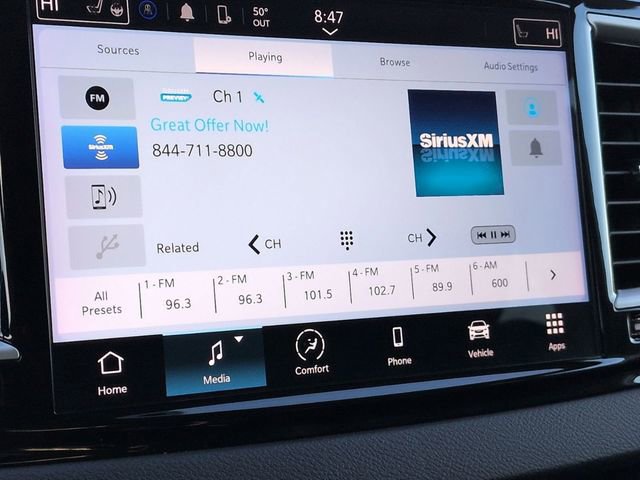 Used 2024 Chrysler Pacifica Touring-L image 23