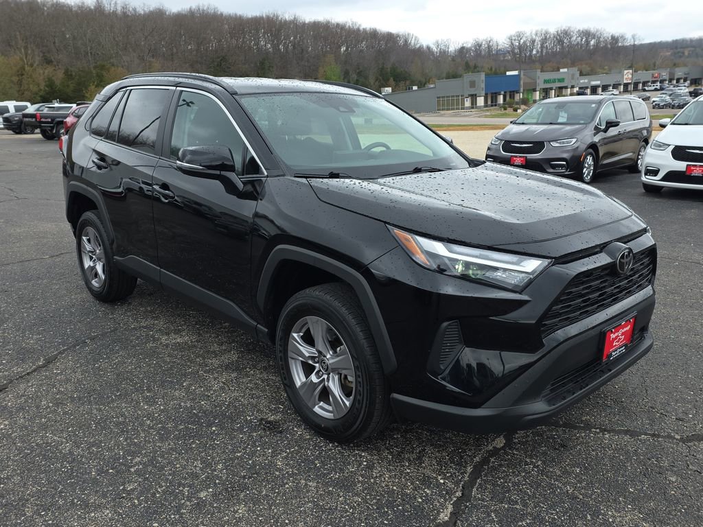 Used 2025 Toyota RAV4 XLE FWD image 2